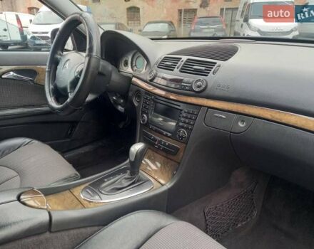 Чорний Мерседес Е-Клас, об'ємом двигуна 2.7 л та пробігом 318 тис. км за 6350 $, фото 15 на Automoto.ua