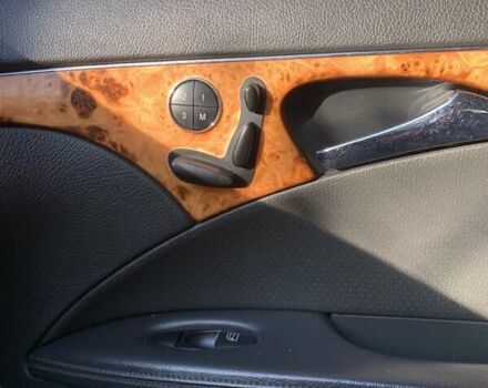 Черный Мерседес Е-Класс, объемом двигателя 2.15 л и пробегом 258 тыс. км за 5900 $, фото 2 на Automoto.ua