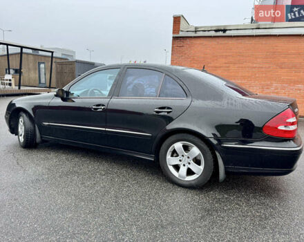 Черный Мерседес Е-Класс, объемом двигателя 3.2 л и пробегом 280 тыс. км за 5900 $, фото 8 на Automoto.ua