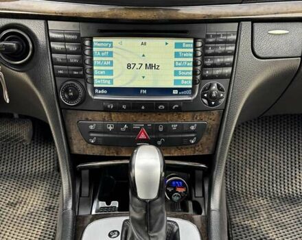 Черный Мерседес Е-Класс, объемом двигателя 4.97 л и пробегом 357 тыс. км за 10500 $, фото 10 на Automoto.ua