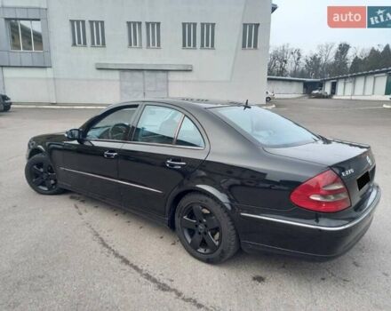 Чорний Мерседес Е-Клас, об'ємом двигуна 2.7 л та пробігом 318 тис. км за 6350 $, фото 4 на Automoto.ua