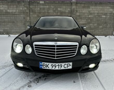 Чорний Мерседес Е-Клас, об'ємом двигуна 3.2 л та пробігом 500 тис. км за 6900 $, фото 6 на Automoto.ua
