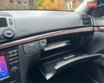 Чорний Мерседес Е-Клас, об'ємом двигуна 1.8 л та пробігом 390 тис. км за 6999 $, фото 35 на Automoto.ua