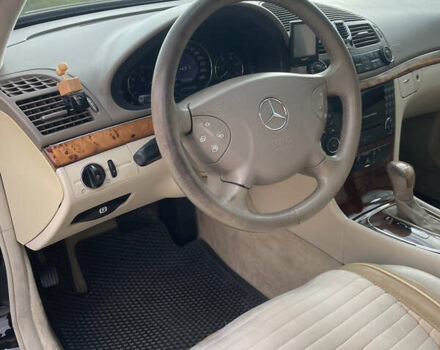 Чорний Мерседес Е-Клас, об'ємом двигуна 2.69 л та пробігом 270 тис. км за 7800 $, фото 28 на Automoto.ua