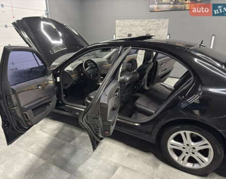 Черный Мерседес Е-Класс, объемом двигателя 4 л и пробегом 237 тыс. км за 7999 $, фото 32 на Automoto.ua