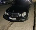 Черный Мерседес Е-Класс, объемом двигателя 2.2 л и пробегом 350 тыс. км за 3200 $, фото 1 на Automoto.ua
