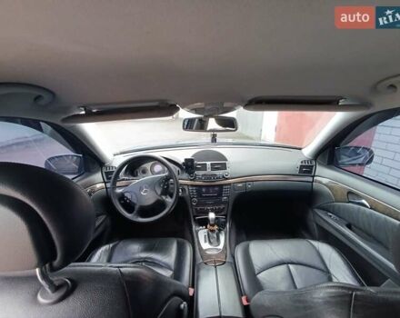 Чорний Мерседес Е-Клас, об'ємом двигуна 3.2 л та пробігом 270 тис. км за 4950 $, фото 5 на Automoto.ua