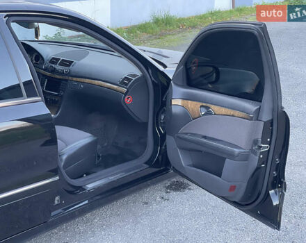 Мерседес Е-Клас 2004 у Вінниці на Automoto.ua Чорний Мерседес Е-Клас, об'ємом двигуна 3.2 л та пробігом 335 тис. км за 8500 $, фото 14 на Automoto.ua