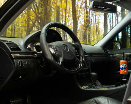 Чорний Мерседес Е-Клас, об'ємом двигуна 5 л та пробігом 202 тис. км за 15000 $, фото 15 на Automoto.ua