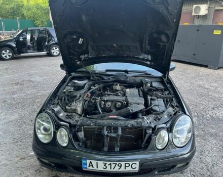 Черный Мерседес Е-Класс, объемом двигателя 1.8 л и пробегом 250 тыс. км за 5200 $, фото 2 на Automoto.ua