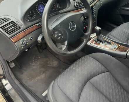 Черный Мерседес Е-Класс, объемом двигателя 1.8 л и пробегом 267 тыс. км за 6950 $, фото 19 на Automoto.ua