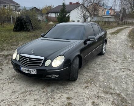 Черный Мерседес Е-Класс, объемом двигателя 2.2 л и пробегом 350 тыс. км за 3200 $, фото 11 на Automoto.ua