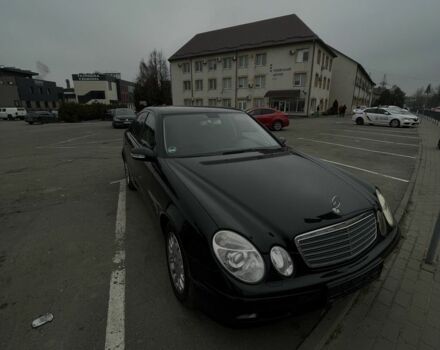 Черный Мерседес Е-Класс, объемом двигателя 1.8 л и пробегом 268 тыс. км за 7700 $, фото 5 на Automoto.ua