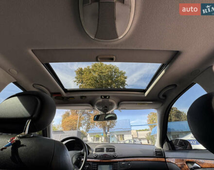 Черный Мерседес Е-Класс, объемом двигателя 4.97 л и пробегом 360 тыс. км за 10000 $, фото 31 на Automoto.ua