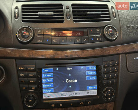 Черный Мерседес Е-Класс, объемом двигателя 4 л и пробегом 237 тыс. км за 7999 $, фото 15 на Automoto.ua