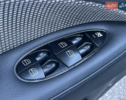 Мерседес Е-Клас 2004 у Вінниці на Automoto.ua Чорний Мерседес Е-Клас, об'ємом двигуна 3.2 л та пробігом 335 тис. км за 8500 $, фото 29 на Automoto.ua