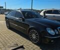 Черный Мерседес Е-Класс, объемом двигателя 3.2 л и пробегом 350 тыс. км за 7400 $, фото 1 на Automoto.ua