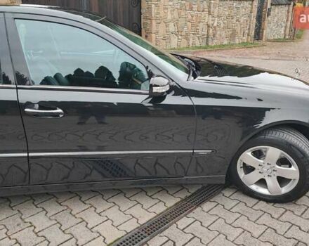 Черный Мерседес Е-Класс, объемом двигателя 1.8 л и пробегом 298 тыс. км за 8200 $, фото 29 на Automoto.ua