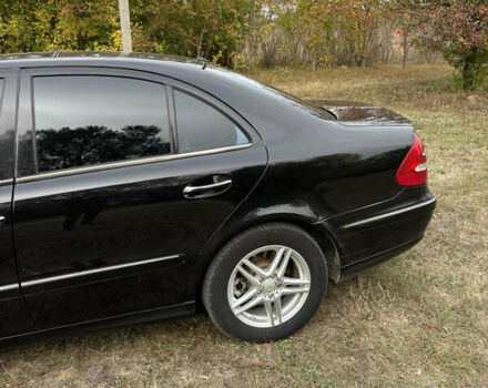 Черный Мерседес Е-Класс, объемом двигателя 2 л и пробегом 355 тыс. км за 6200 $, фото 2 на Automoto.ua