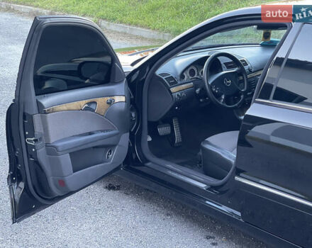 Мерседес Е-Клас 2004 у Вінниці на Automoto.ua Чорний Мерседес Е-Клас, об'ємом двигуна 3.2 л та пробігом 335 тис. км за 8500 $, фото 10 на Automoto.ua