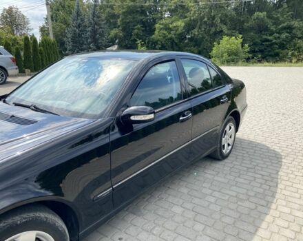 Черный Мерседес Е-Класс, объемом двигателя 2.1 л и пробегом 200 тыс. км за 6700 $, фото 13 на Automoto.ua