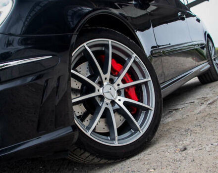 Чорний Мерседес Е-Клас, об'ємом двигуна 5 л та пробігом 202 тис. км за 15000 $, фото 29 на Automoto.ua