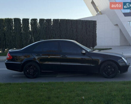 Чорний Мерседес Е-Клас, об'ємом двигуна 1.8 л та пробігом 200 тис. км за 6400 $, фото 7 на Automoto.ua