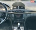 Черный Мерседес Е-Класс, объемом двигателя 3.2 л и пробегом 300 тыс. км за 5890 $, фото 20 на Automoto.ua