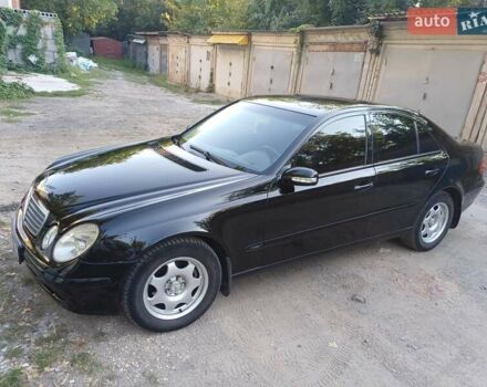 Черный Мерседес Е-Класс, объемом двигателя 1.8 л и пробегом 388 тыс. км за 8300 $, фото 1 на Automoto.ua