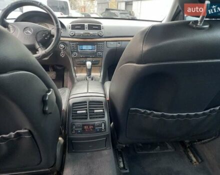 Чорний Мерседес Е-Клас, об'ємом двигуна 2.7 л та пробігом 318 тис. км за 6350 $, фото 24 на Automoto.ua