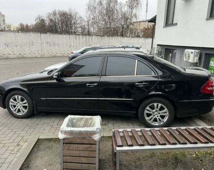 Чорний Мерседес Е-Клас, об'ємом двигуна 3.2 л та пробігом 240 тис. км за 3999 $, фото 2 на Automoto.ua