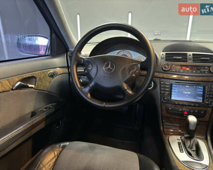 Черный Мерседес Е-Класс, объемом двигателя 4 л и пробегом 237 тыс. км за 7999 $, фото 10 на Automoto.ua