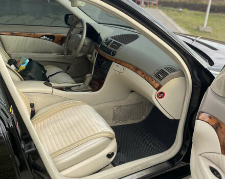 Чорний Мерседес Е-Клас, об'ємом двигуна 2.69 л та пробігом 270 тис. км за 7800 $, фото 23 на Automoto.ua