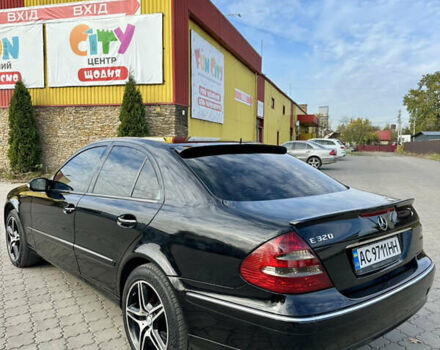 Мерседес Е-Клас 2005 у Ковель на Automoto.ua Чорний Мерседес Е-Клас, об'ємом двигуна 3.2 л та пробігом 237 тис. км за 6000 $, фото 18 на Automoto.ua