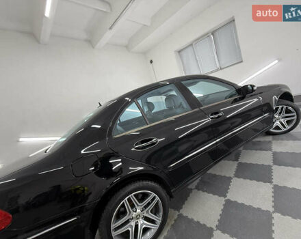 Мерседес Е-Клас 2005 у Трускавце на Automoto.ua Чорний Мерседес Е-Клас, об'ємом двигуна 3.5 л та пробігом 245 тис. км за 8999 $, фото 10 на Automoto.ua