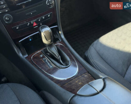 Черный Мерседес Е-Класс, объемом двигателя 1.8 л и пробегом 338 тыс. км за 6850 $, фото 17 на Automoto.ua