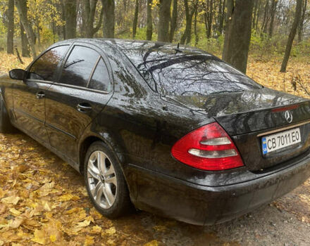 Мерседес Е-Клас 2005 у Прилуках на Automoto.ua Чорний Мерседес Е-Клас, об'ємом двигуна 1.8 л та пробігом 395 тис. км за 6499 $, фото 5 на Automoto.ua