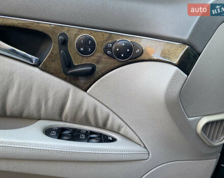 Черный Мерседес Е-Класс, объемом двигателя 3.5 л и пробегом 260 тыс. км за 8000 $, фото 12 на Automoto.ua