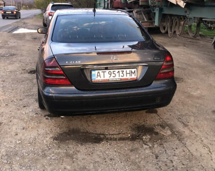 Мерседес Е-Класс 2005 в Косове на Automoto.ua Черный Мерседес Е-Класс, объемом двигателя 2.15 л и пробегом 325 тыс. км за 5500 $, фото 3 на Automoto.ua