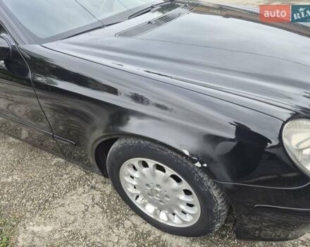 Мерседес Е-Класс 2005 в Дунаевцах на Automoto.ua Черный Мерседес Е-Класс, объемом двигателя 2.15 л и пробегом 360 тыс. км за 7700 $, фото 4 на Automoto.ua