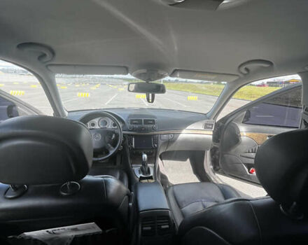 Чорний Мерседес Е-Клас, об'ємом двигуна 2.79 л та пробігом 250 тис. км за 5500 $, фото 6 на Automoto.ua