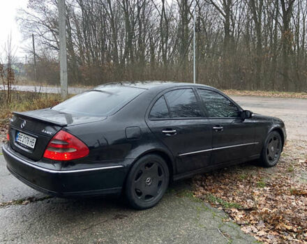 Черный Мерседес Е-Класс, объемом двигателя 2.6 л и пробегом 285 тыс. км за 5400 $, фото 1 на Automoto.ua