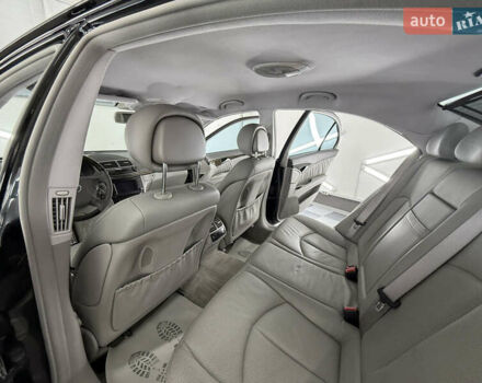 Мерседес Е-Клас 2005 у Трускавце на Automoto.ua Чорний Мерседес Е-Клас, об'ємом двигуна 3.5 л та пробігом 245 тис. км за 8999 $, фото 41 на Automoto.ua