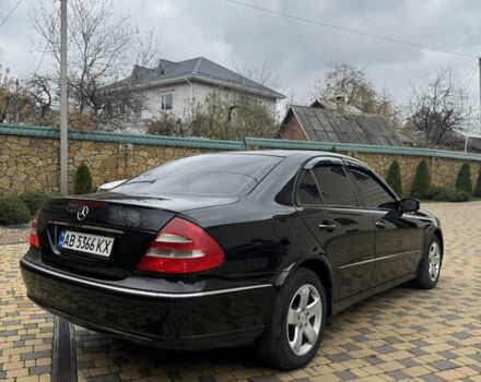 Черный Мерседес Е-Класс, объемом двигателя 2 л и пробегом 332 тыс. км за 6000 $, фото 4 на Automoto.ua