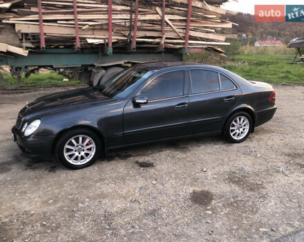 Мерседес Е-Класс 2005 в Косове на Automoto.ua Черный Мерседес Е-Класс, объемом двигателя 2.15 л и пробегом 325 тыс. км за 5500 $, фото 2 на Automoto.ua