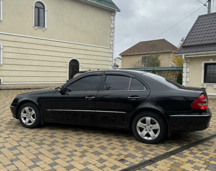 Черный Мерседес Е-Класс, объемом двигателя 2 л и пробегом 332 тыс. км за 6000 $, фото 7 на Automoto.ua