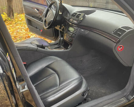 Мерседес Е-Клас 2005 у Прилуках на Automoto.ua Чорний Мерседес Е-Клас, об'ємом двигуна 1.8 л та пробігом 395 тис. км за 6499 $, фото 10 на Automoto.ua