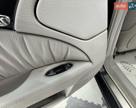 Мерседес Е-Клас 2005 у Трускавце на Automoto.ua Чорний Мерседес Е-Клас, об'ємом двигуна 3.5 л та пробігом 245 тис. км за 8999 $, фото 53 на Automoto.ua