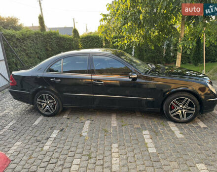 Черный Мерседес Е-Класс, объемом двигателя 2.2 л и пробегом 280 тыс. км за 7900 $, фото 5 на Automoto.ua