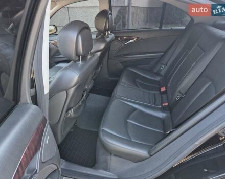 Мерседес Е-Класс 2005 в Дунаевцах на Automoto.ua Черный Мерседес Е-Класс, объемом двигателя 2.15 л и пробегом 360 тыс. км за 7700 $, фото 3 на Automoto.ua